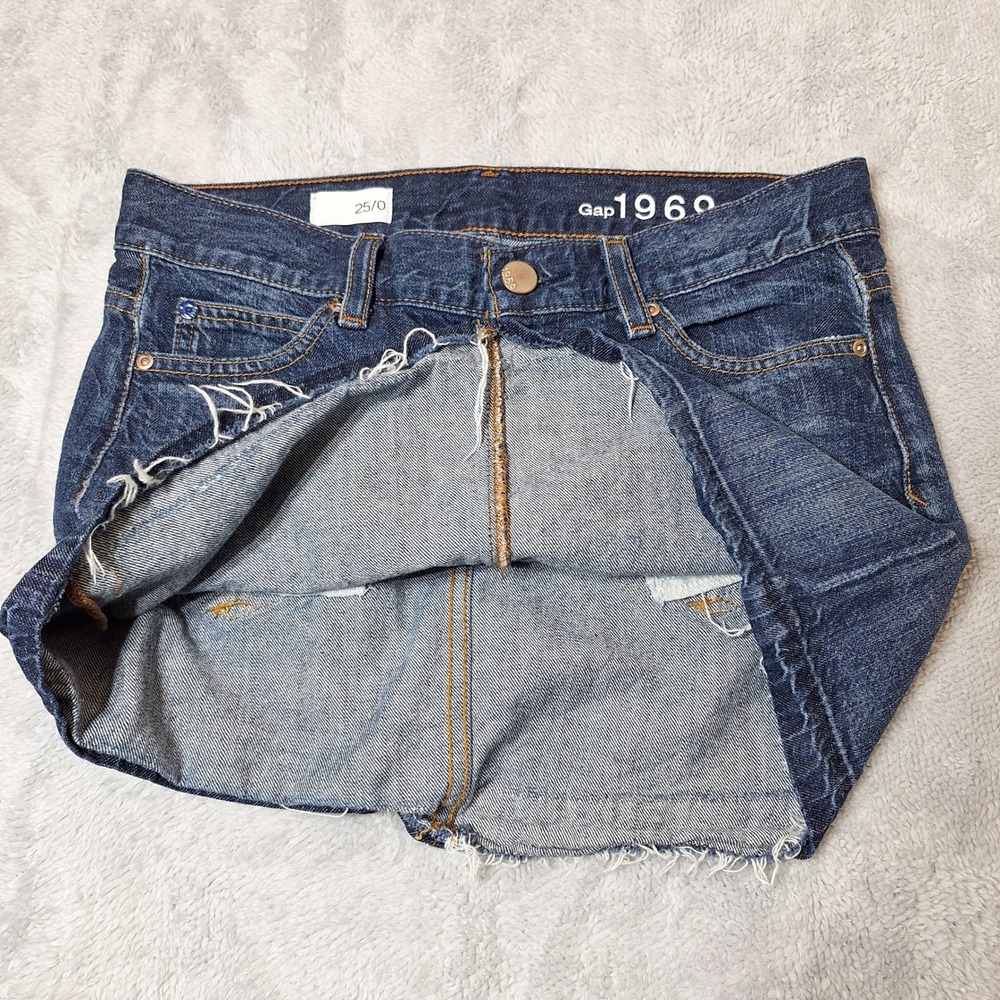 Gap 1969 Denim Mini Skirt Women's 25/0 Blue Button Fly Raw Hem Distressed Short - Picture 2 of 7